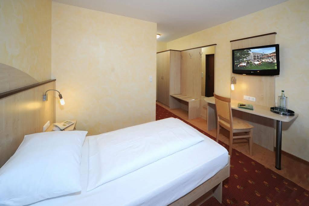 Hotel Wolfringmuehle Fensterbach Экстерьер фото